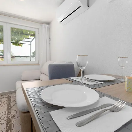 Stancia Rosa - Kiwi Apartment Poreč