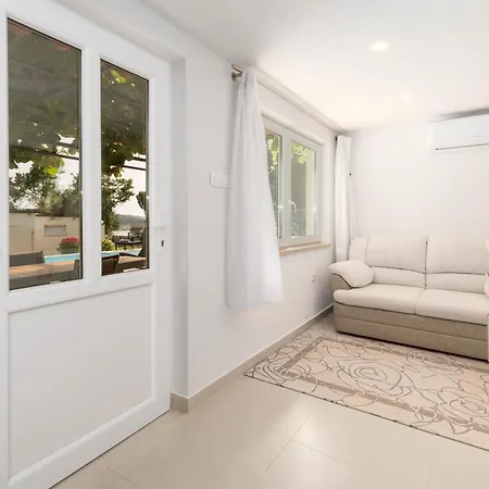 Stancia Rosa - Kiwi Apartment *
