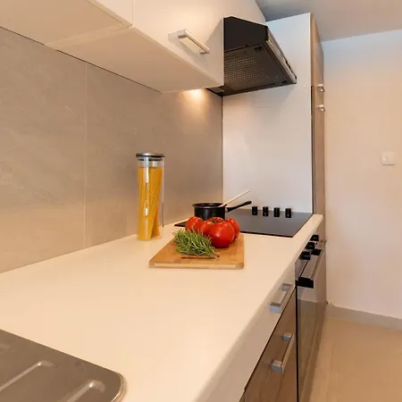 Stancia Rosa - Kiwi Apartment Porec